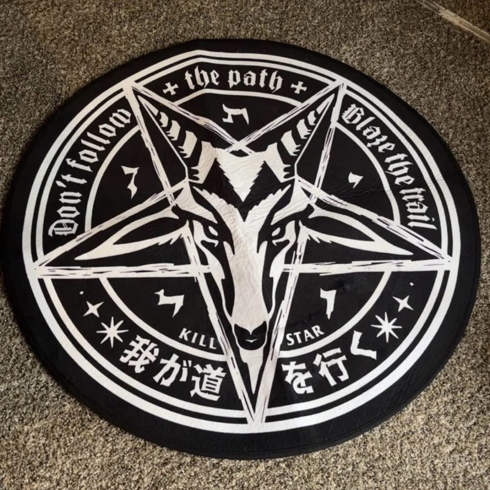 Killstar - Trailblazer Pentagram Rug - Picture 2 of 6